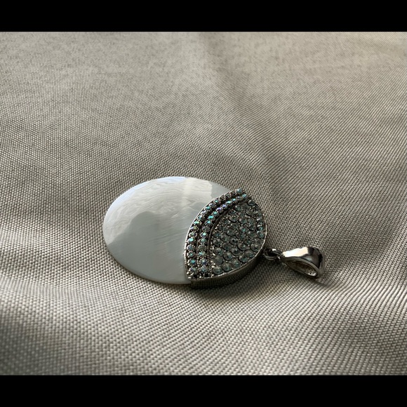 Woman’s Statement Abalone/Rhinestone Pendant - Picture 3 of 9